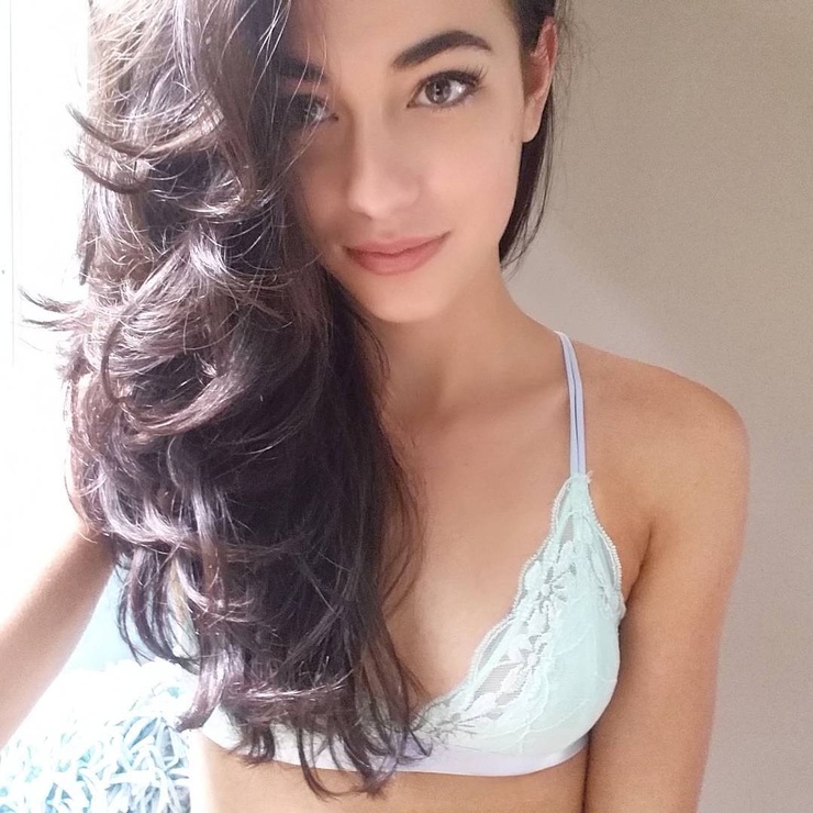 Danielle Robertson Danielle Robertson