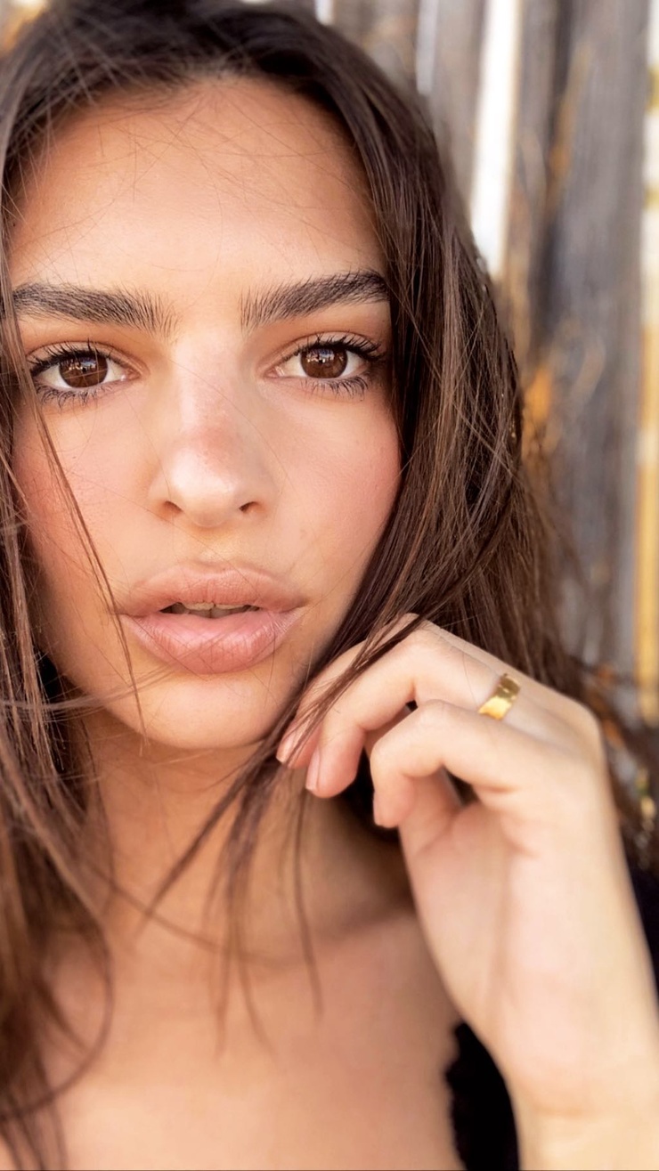 Emily Ratajkowski