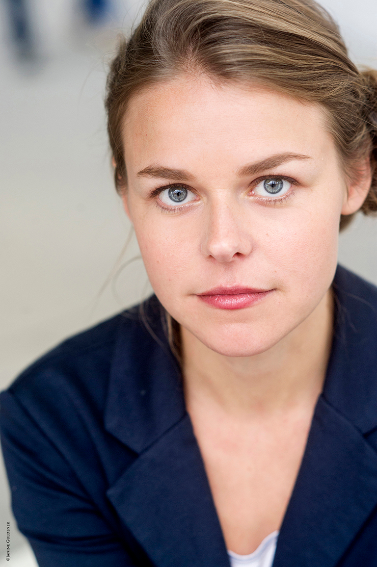 Isabel Kott image
