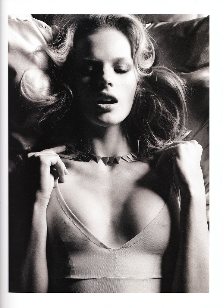 Anne Vyalitsyna Anne Vyalitsyna