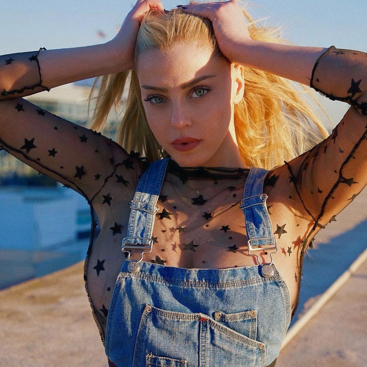 Violet Benson