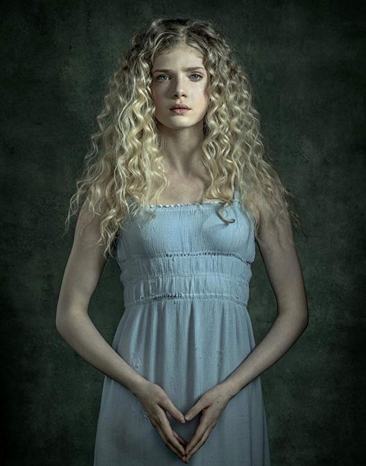 Elena Kampouris picture