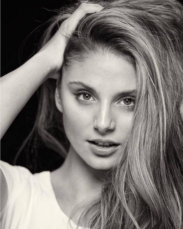 Carina Zavline Carina Zavline