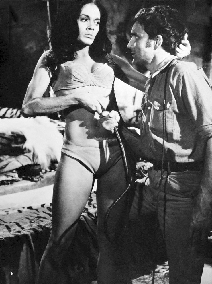 Martine Beswick