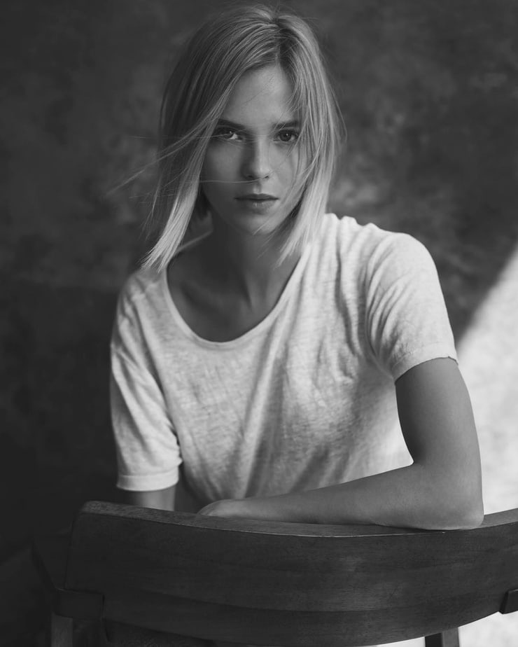 VIKTORIA KVALSVIK VIKTORIA KVALSVIK