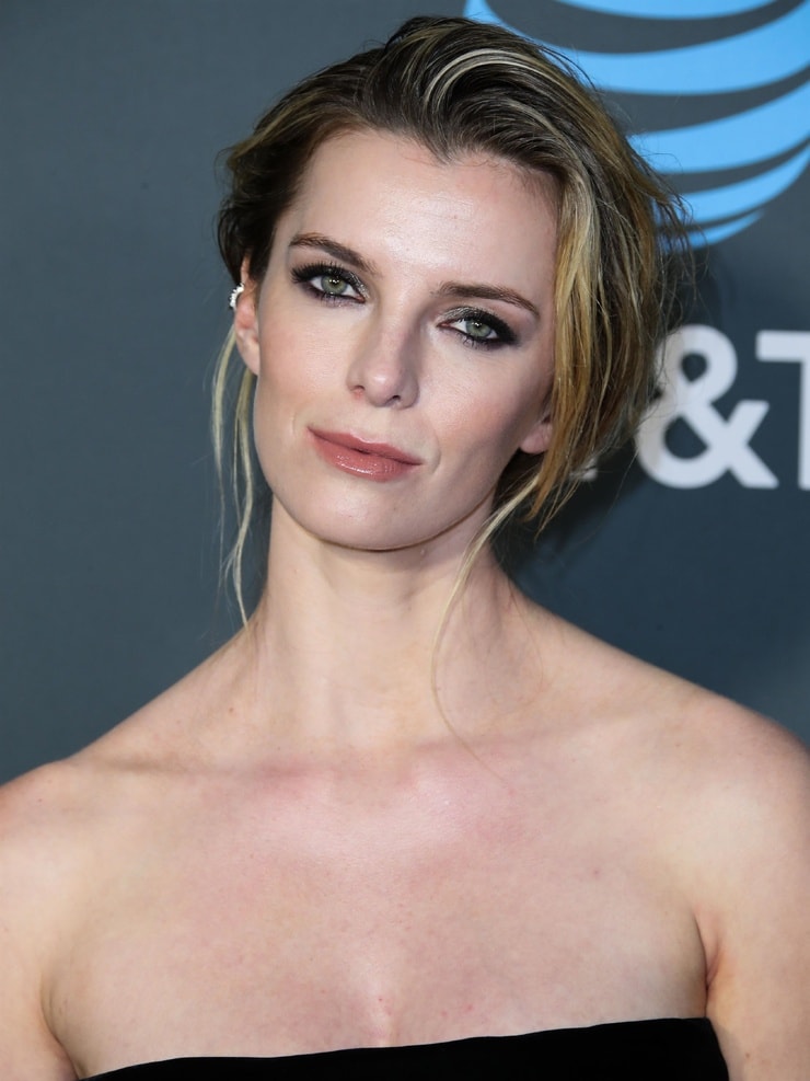 Betty Gilpin