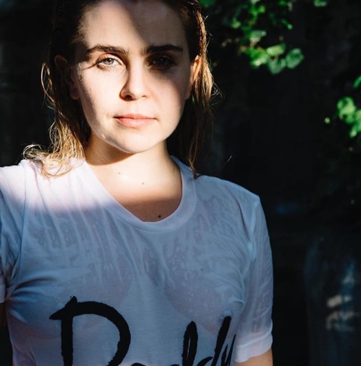 Mae Whitman little suzy