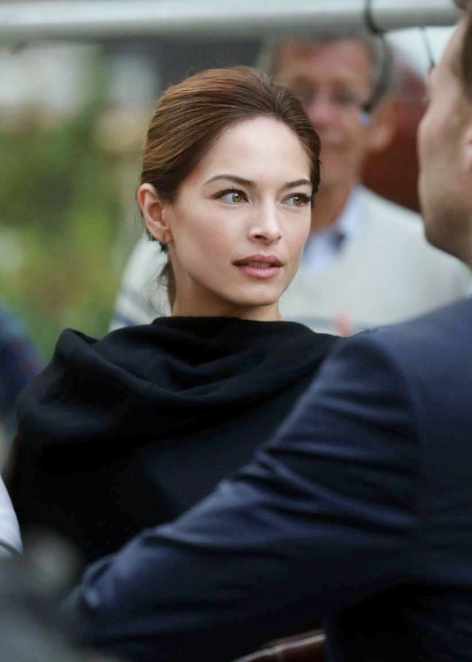 Kristin Kreuk Kristin Kreuk