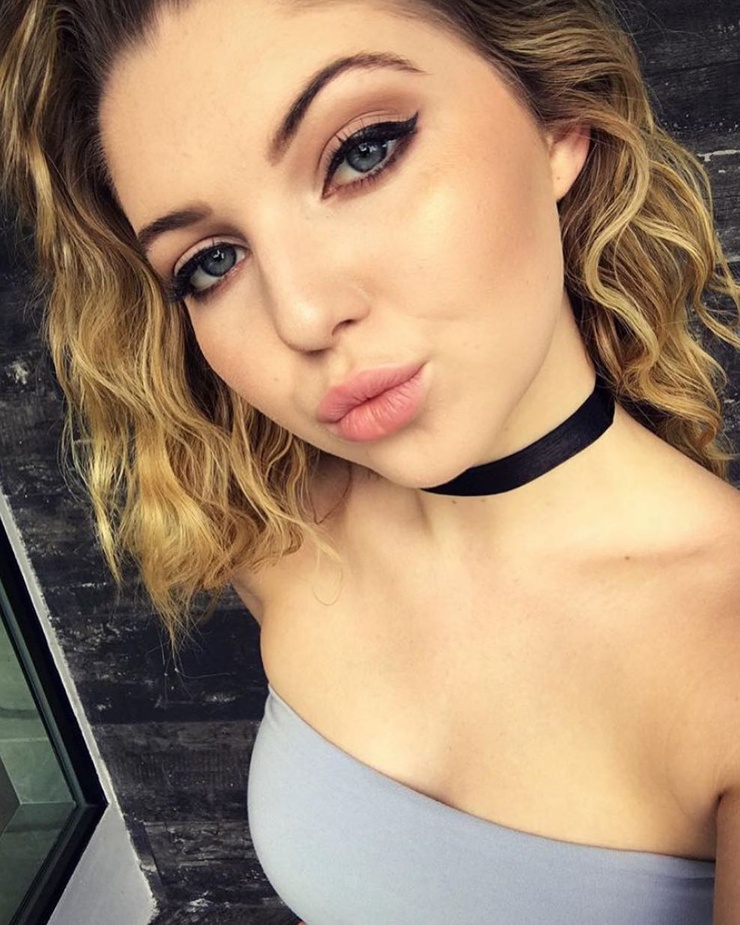 Sammi Hanratty Sammi Hanratty