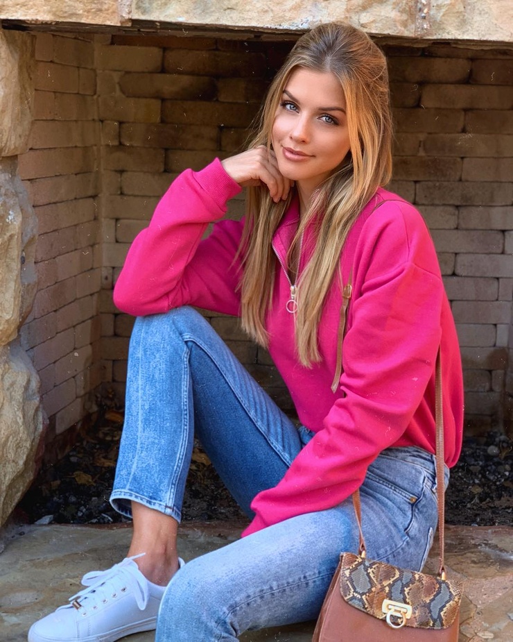 Marina Laswick Marina Laswick