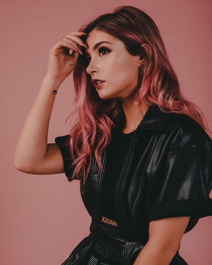 Chrissy Costanza