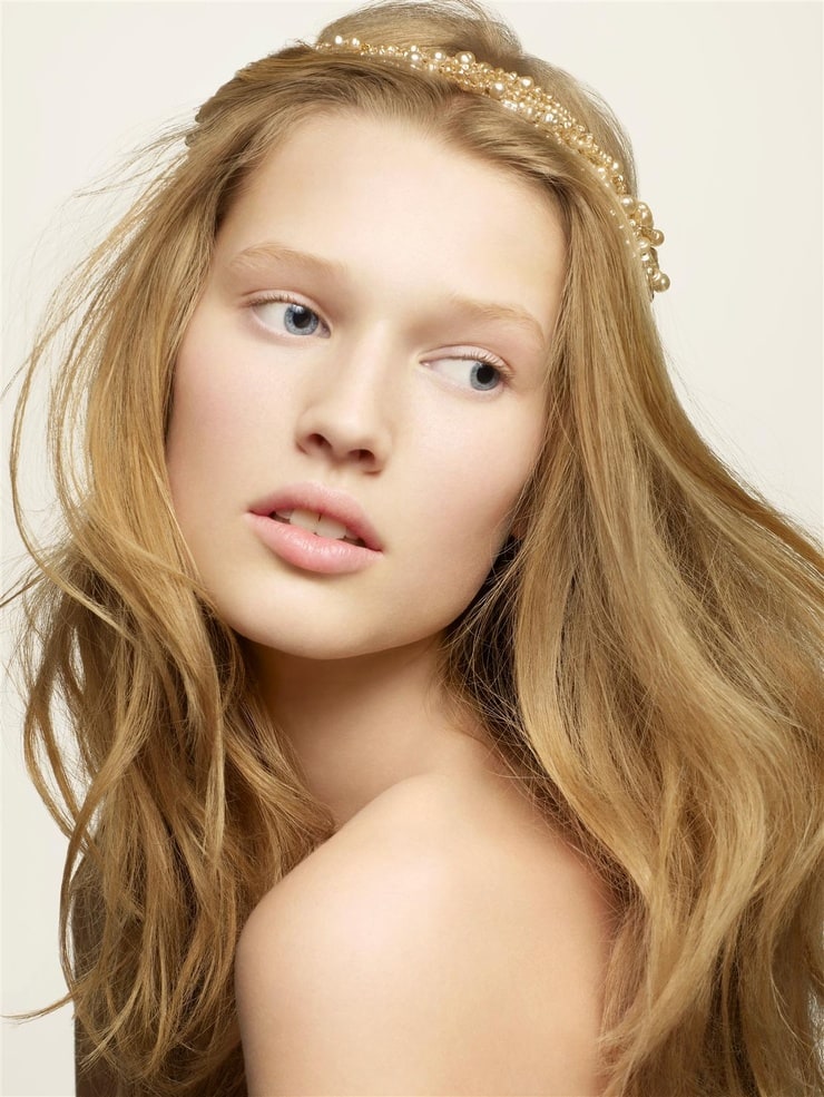 Toni Garrn Toni Garrn