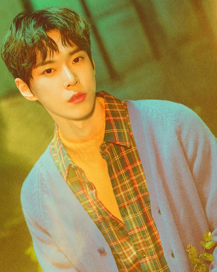 Doyoung image