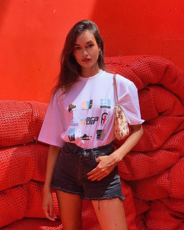 Gizele Oliveira Gizele Oliveira