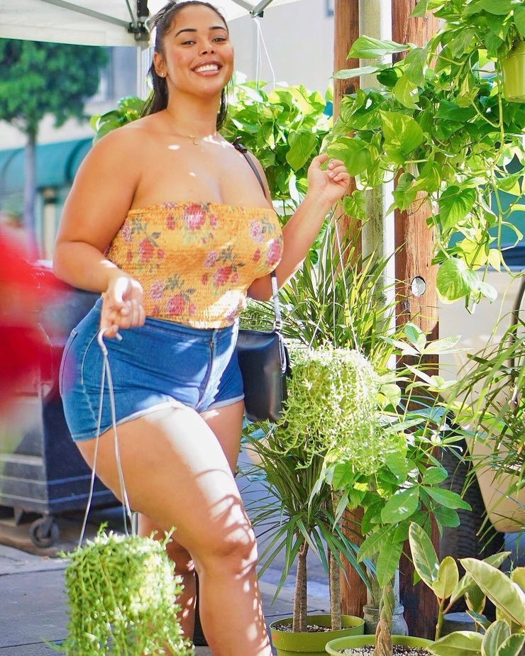 Tabria Majors