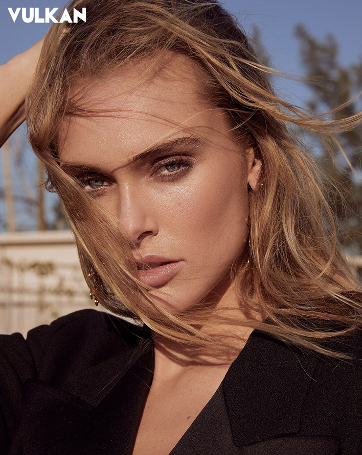 Ellie Ottaway Ellie Ottaway