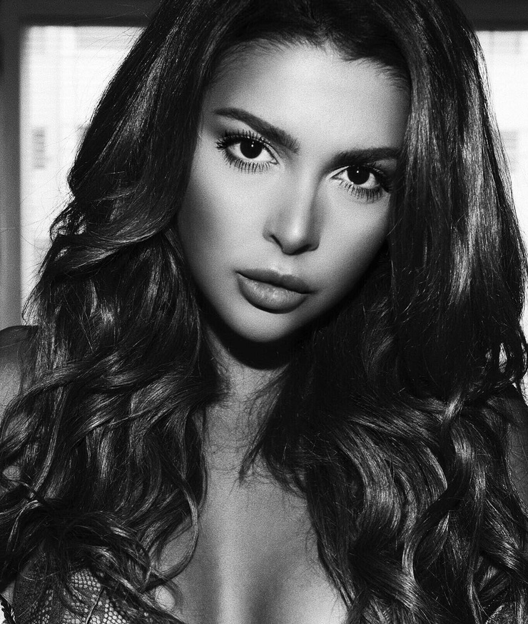 Sara Yasmina Chafak Sara Yasmina Chafak