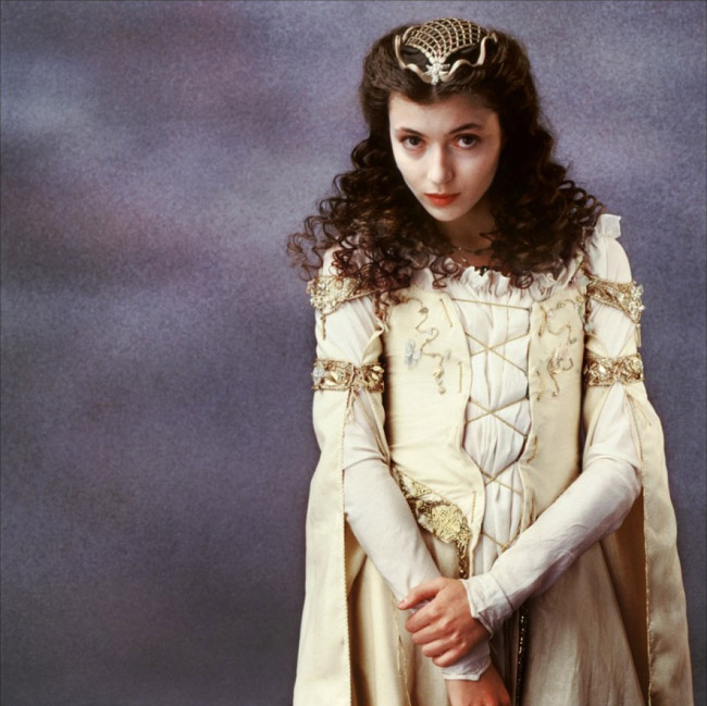 Mia Sara