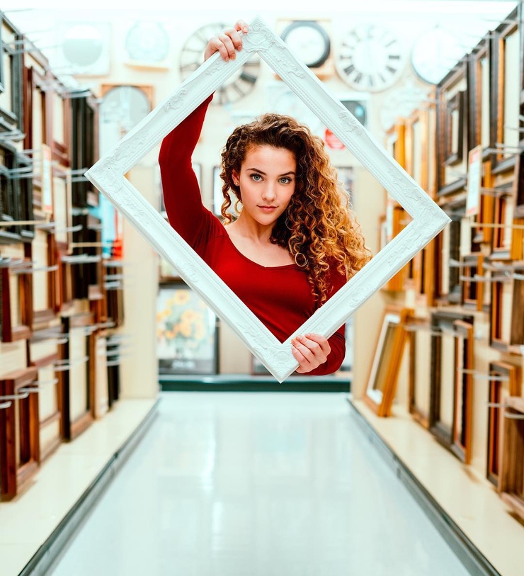 Sofie Dossi Sofie Dossi