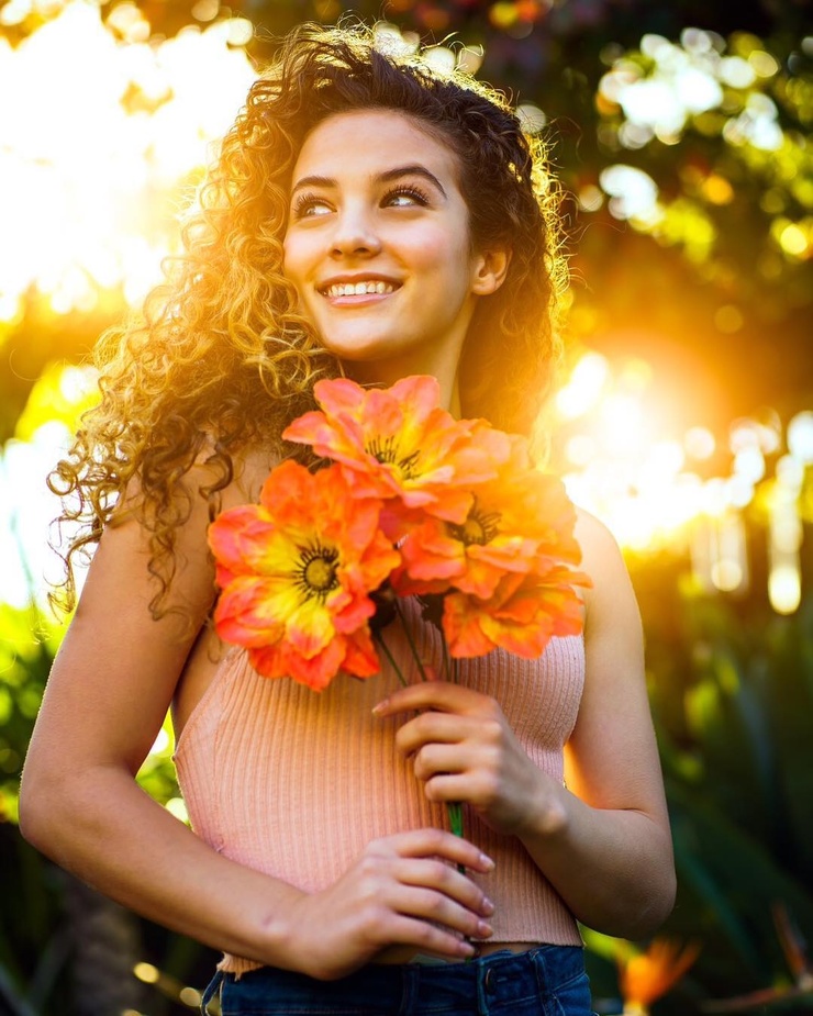 Sofie Dossi Sofie Dossi