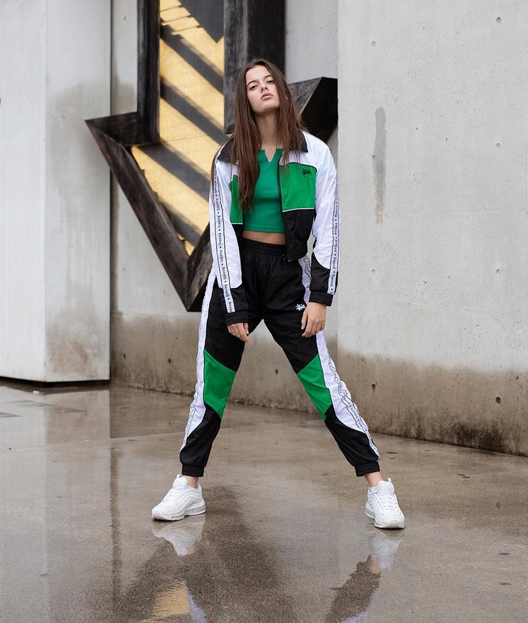 taya brooks