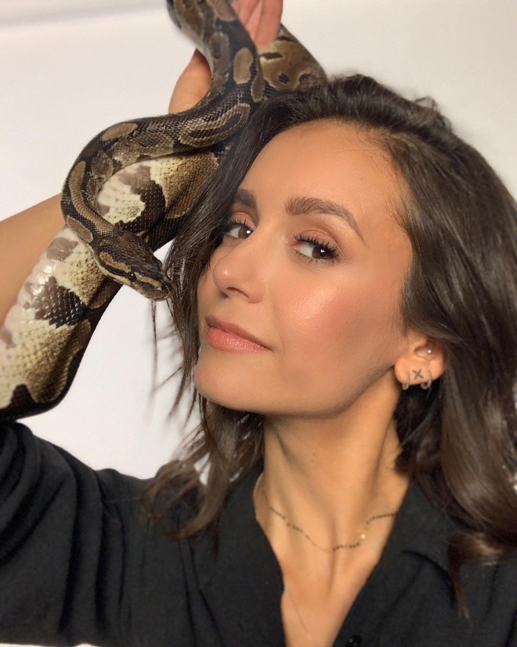 Nina Dobrev Nina Dobrev