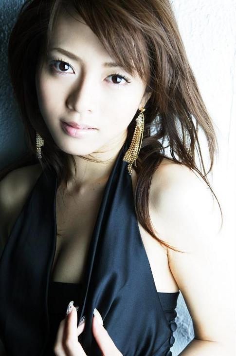 Yumiko Shaku Yumiko Shaku