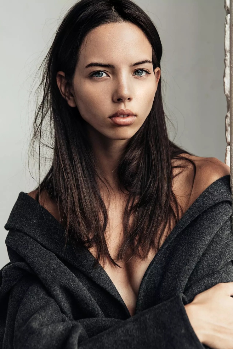 Adriana Mora Adriana Mora