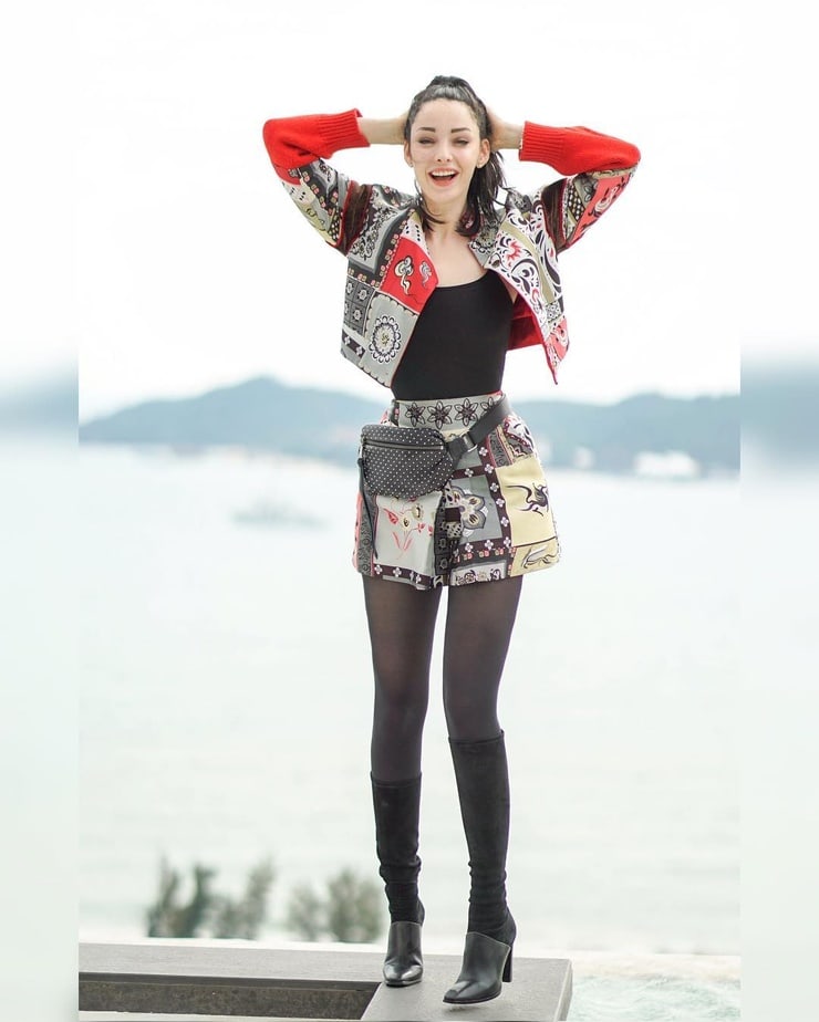 Emma Dumont Emma Dumont