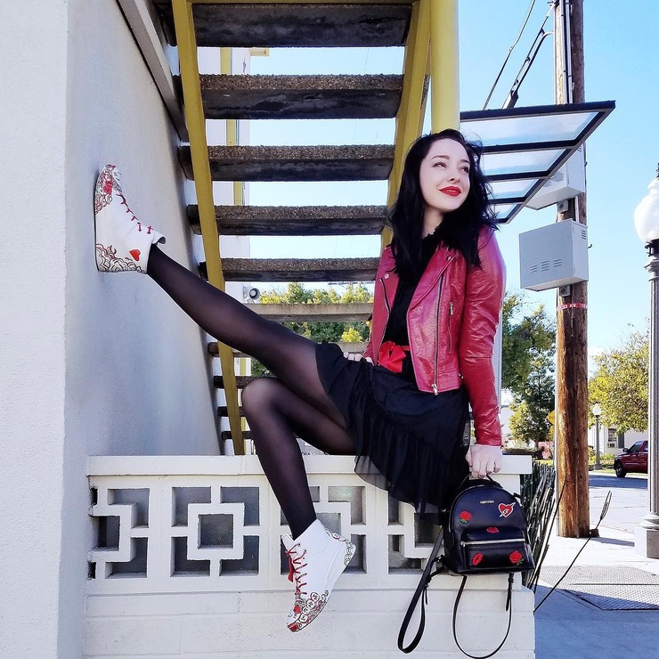 Emma Dumont Emma Dumont
