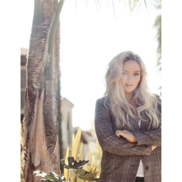 Natalie Alyn Lind