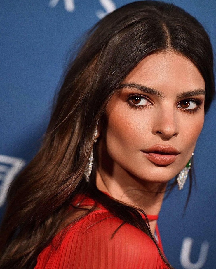Emily Ratajkowski