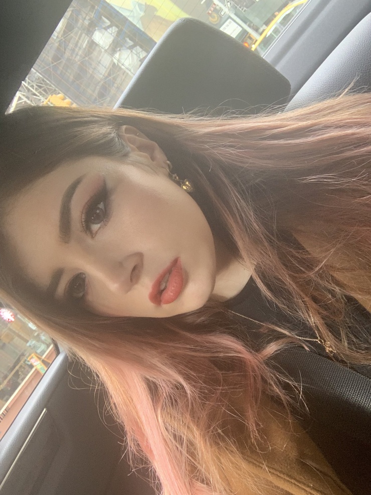 Chrissy Costanza Chrissy Costanza