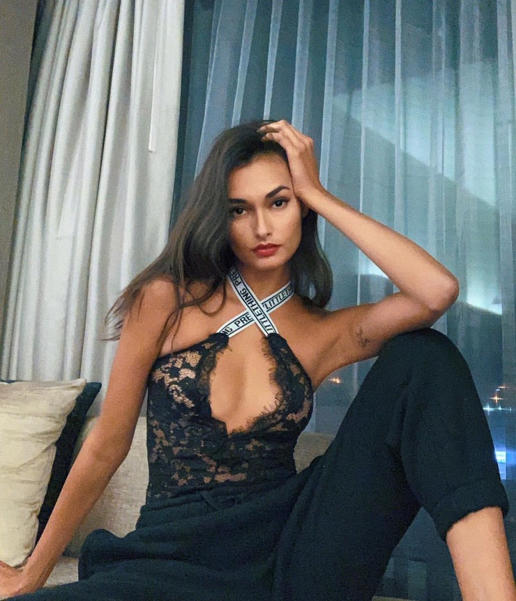Gizele Oliveira Gizele Oliveira