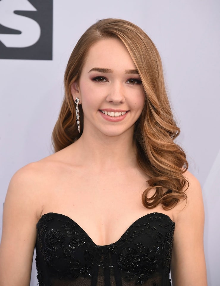 Holly Taylor