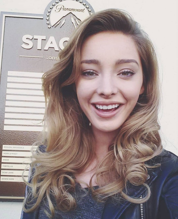 Emma Dumont