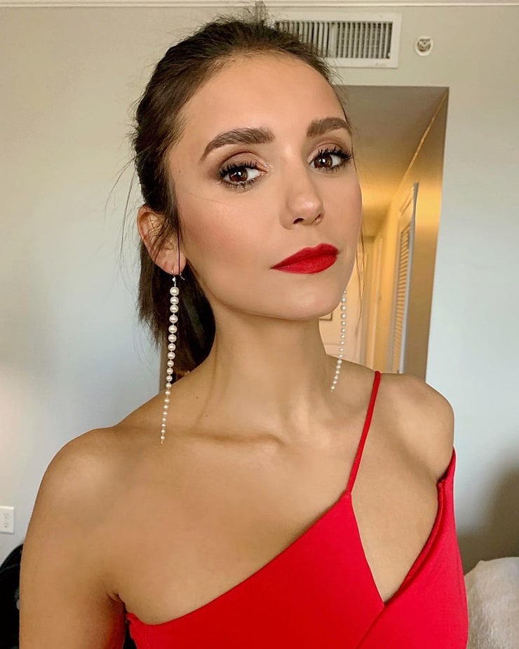 Nina Dobrev