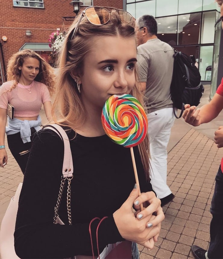 Kerry Ingram kelly instagram