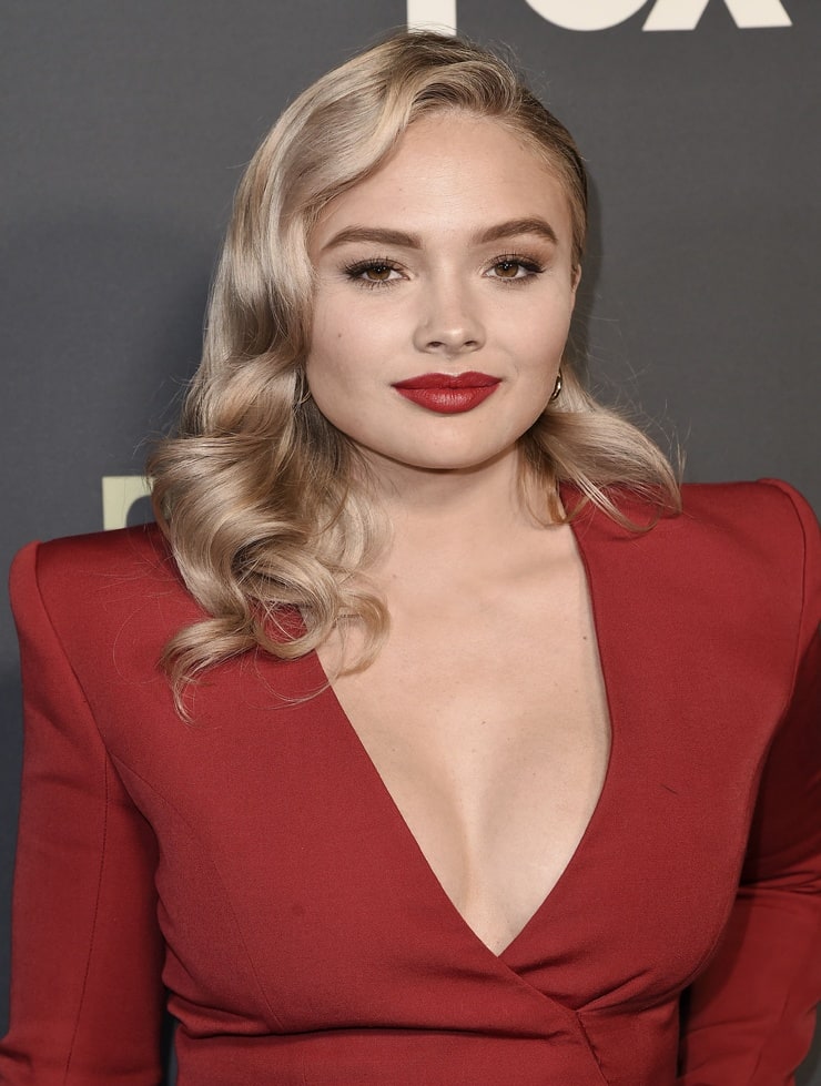 Natalie Alyn Lind