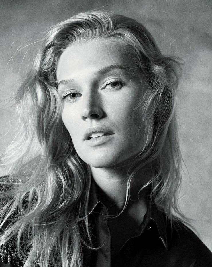 Toni Garrn Toni Garrn