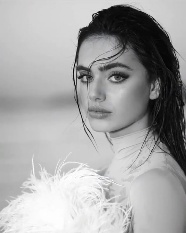 Yael Shelbia Yael Shelbia