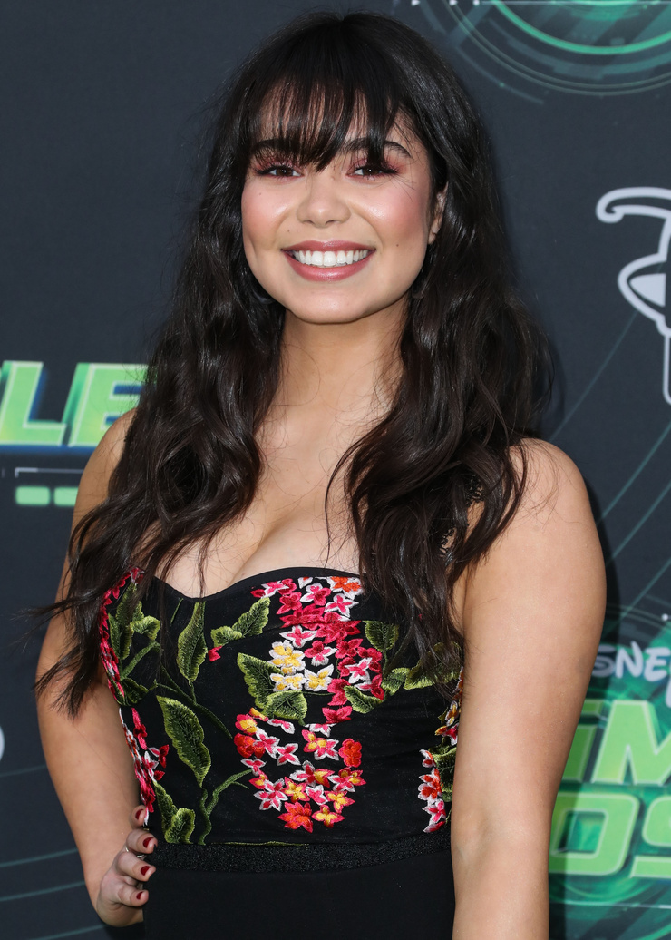 Auli'i Cravalho picture
