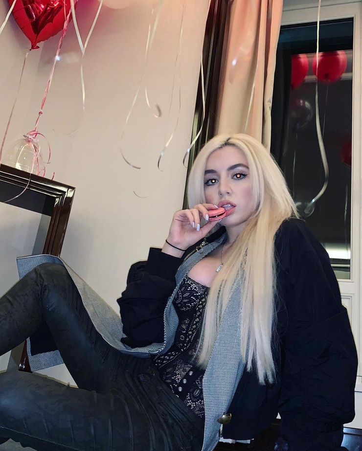 Ava Max