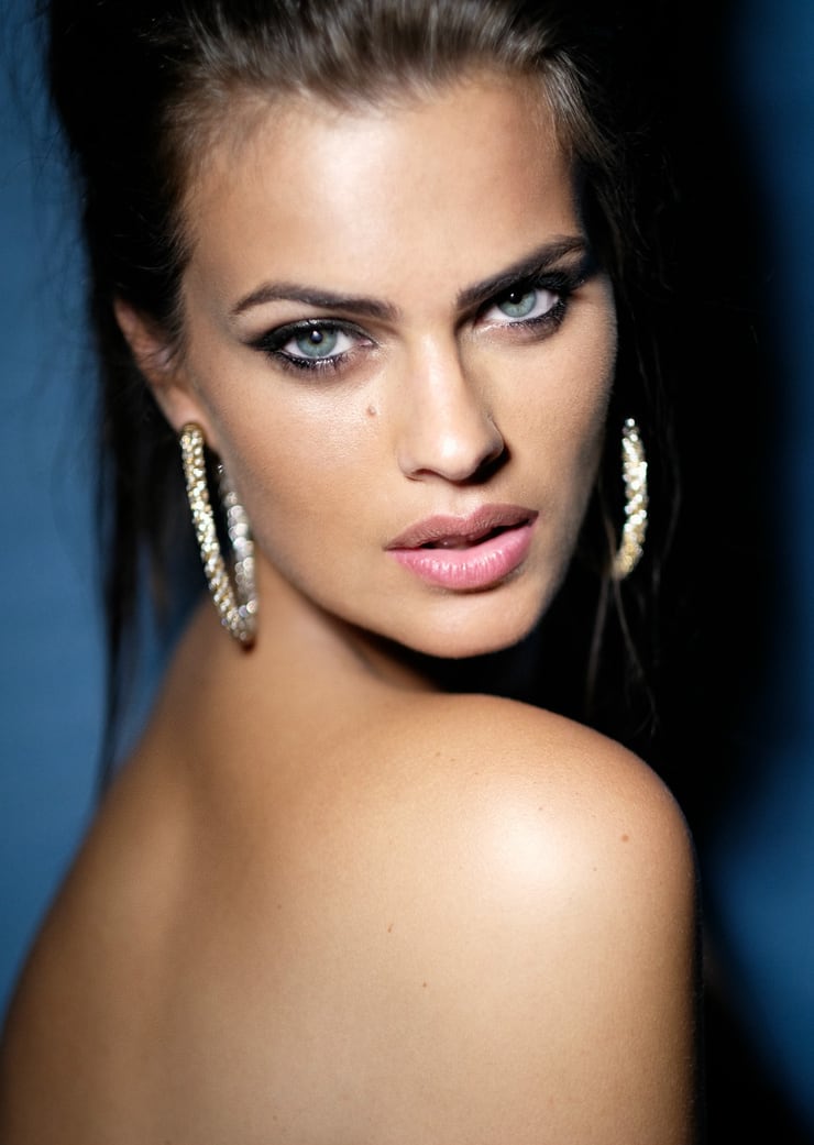 Stéphanie Van Den Bergh