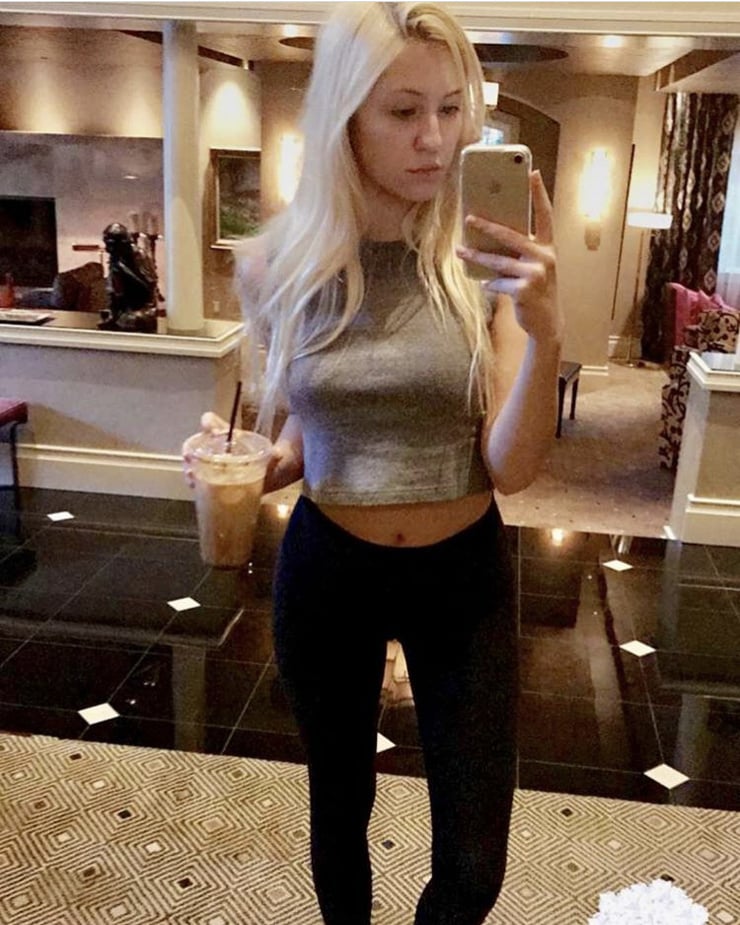 Ava Sambora picture