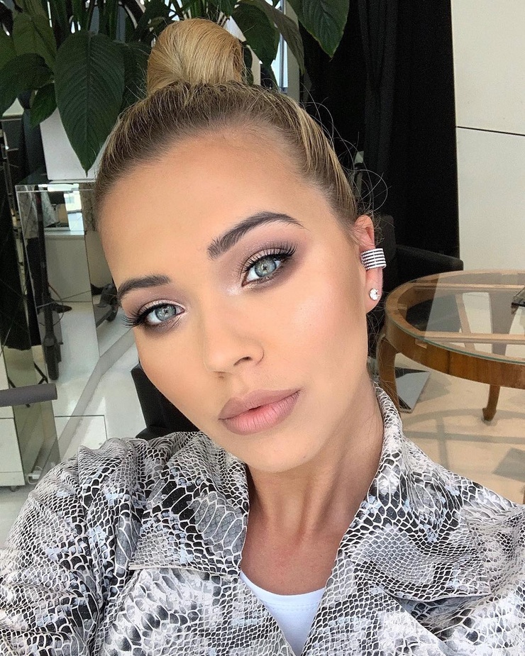 Sandra Kubicka Sandra Kubicka