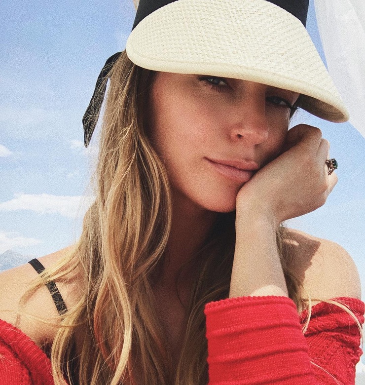 Aleksandra Saveleva Aleksandra Saveleva