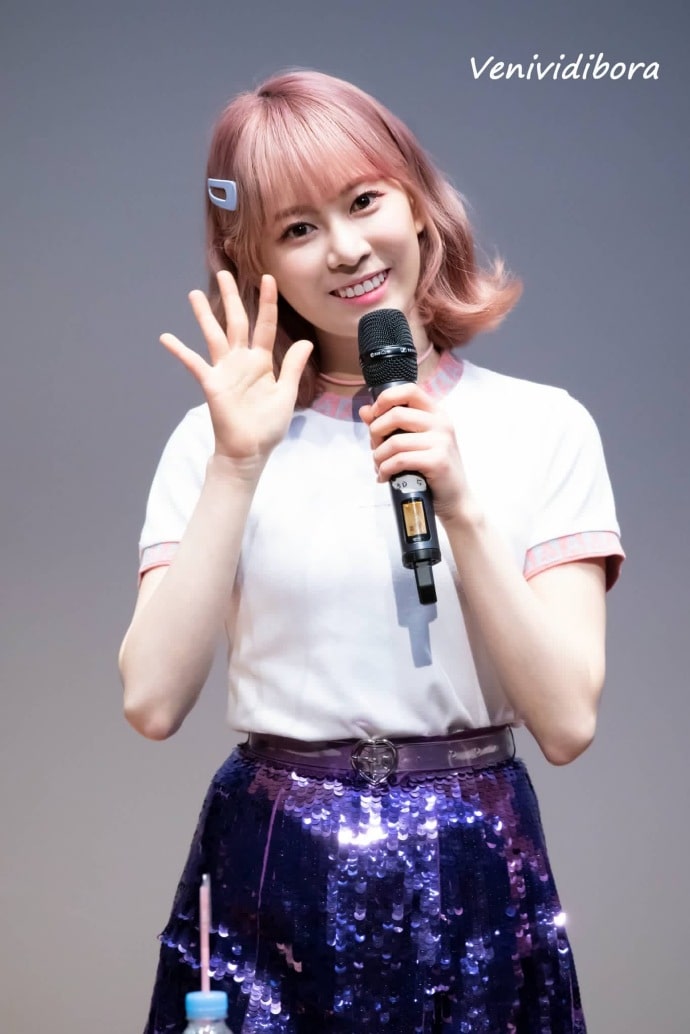Bora (Cherry Bullet)