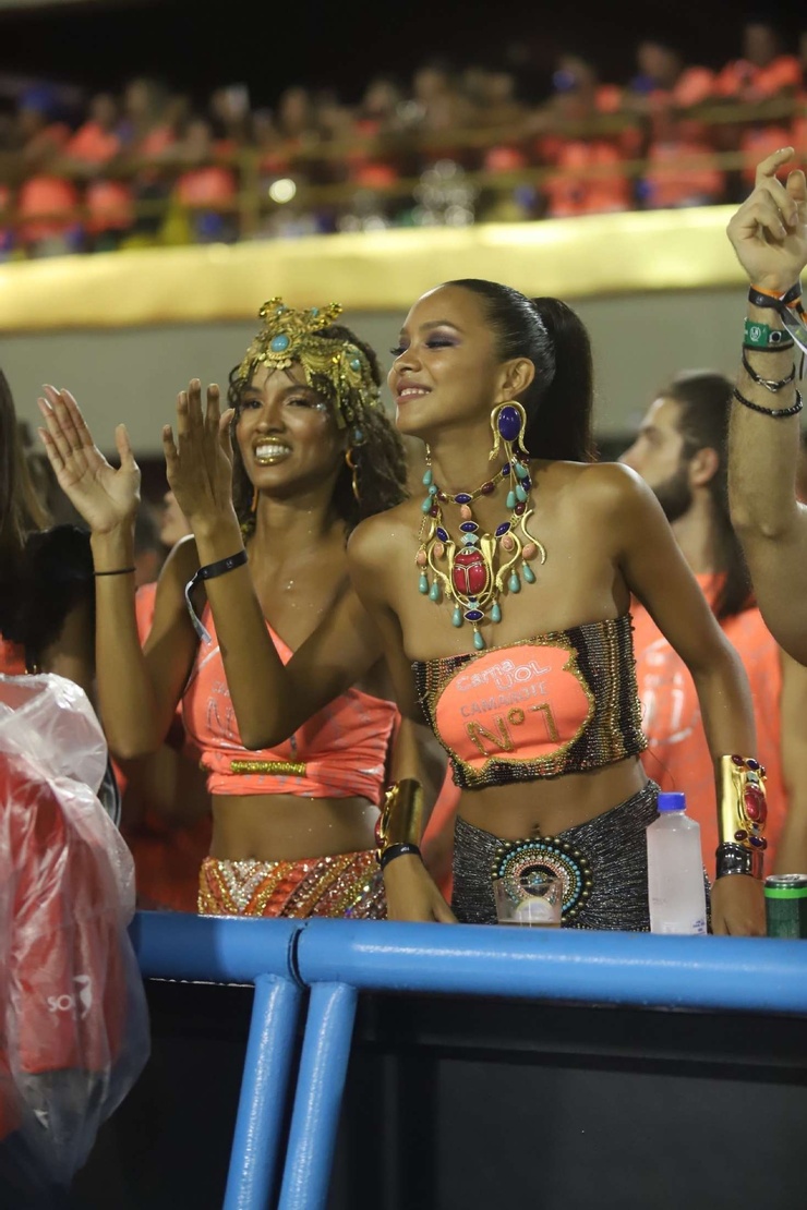Lais Ribeiro Lais Ribeiro
