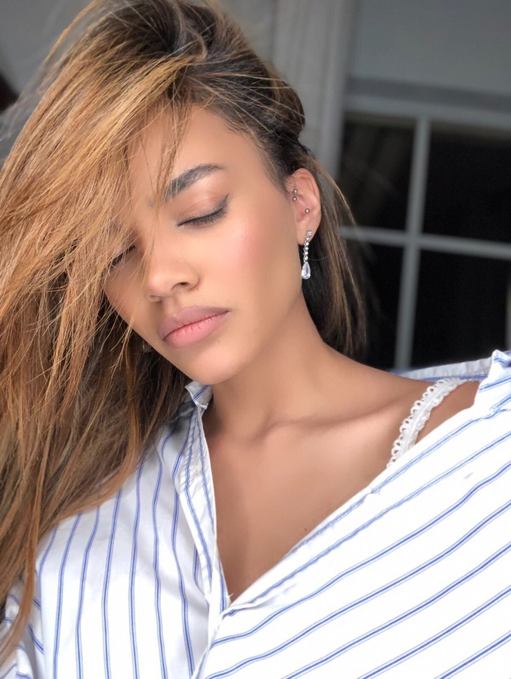 Leslie Grace